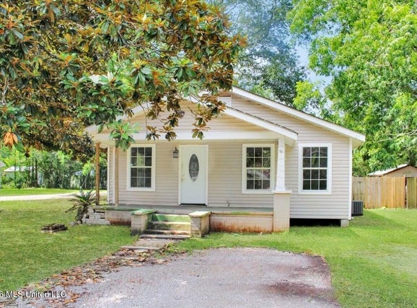 420 Third Avenue, Picayune, MS 39466