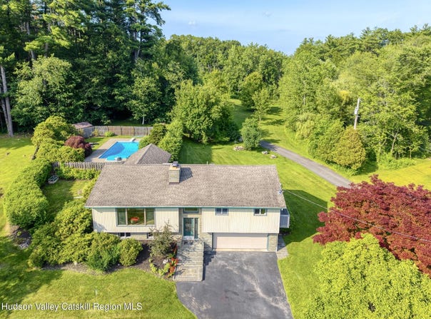 14 Kemble Terrace, Hurley, NY 12443