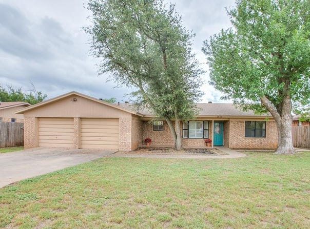 1001 Ave D, Ballinger, TX 76821