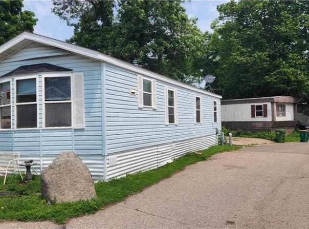 4550 Central Avenue NE, Hilltop, MN 55421