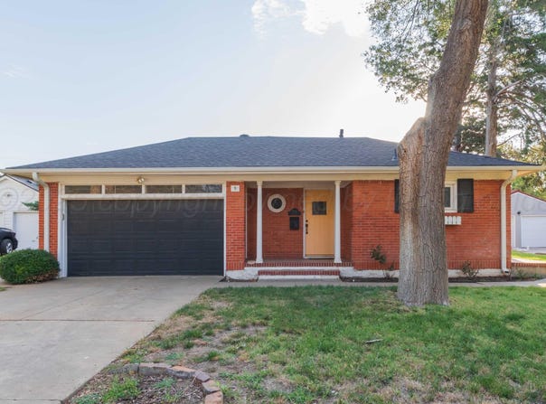 1218 N Charles St, Pampa, TX 79065