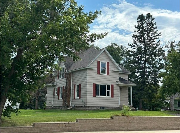 1218 Pleasant Avenue, Waubun, MN 56589