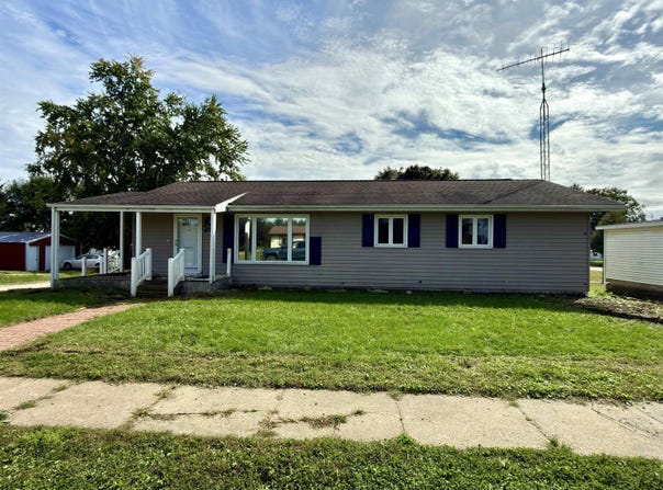 415 3rd Street, Dumont, IA 50625