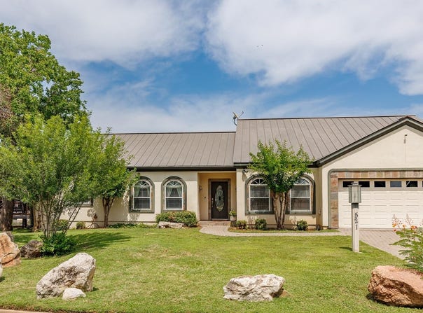 521 Lucy LN, Horseshoe Bay, TX 78657