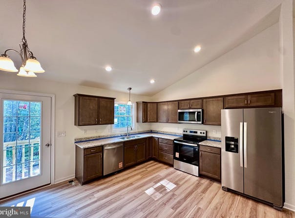 1303 ARRINGTON MOUNTAIN ROAD, HAYWOOD, VA 22722