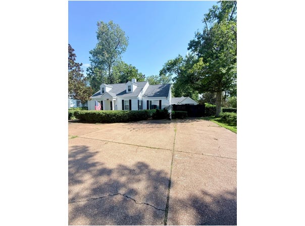 26788 E Main St, West Point, MS 39773