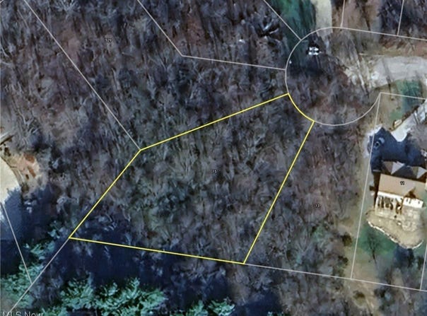 15 Cayuse Trail, Malvern, OH 44644