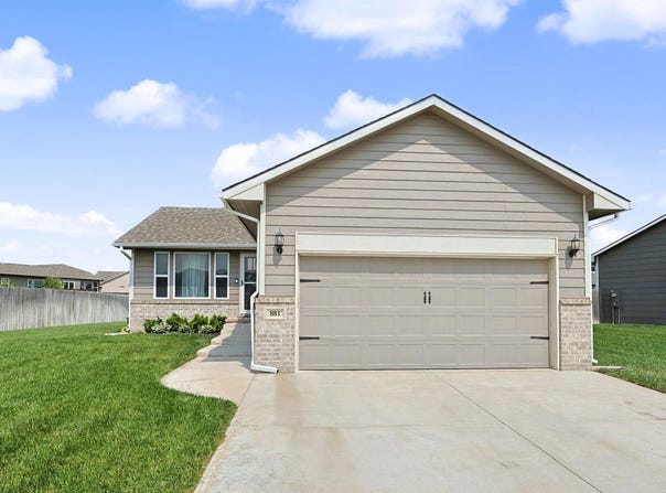 881 N Cloverleaf, Goddard, KS 67052