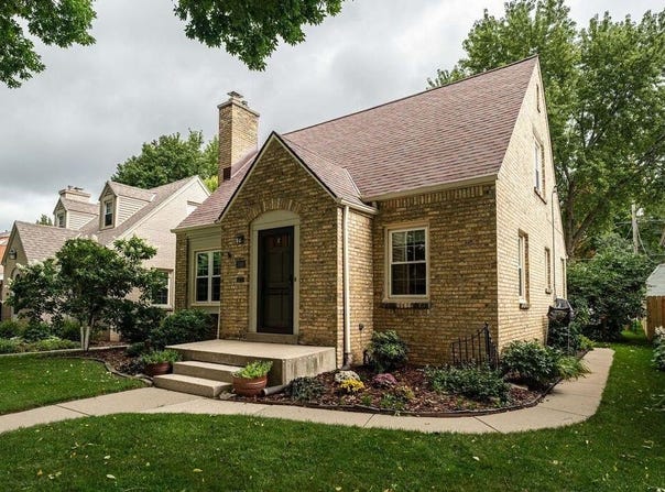 2416 S 79th St, West Allis, WI 53219