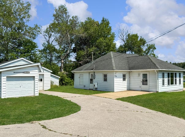 408 Lakeshore Drive, Marion, MI 49665