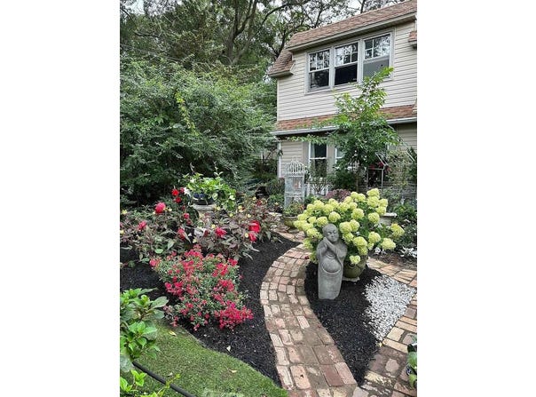 27 E Pierson Ave, Somers Point, NJ 08244