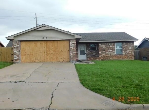 1210 SW 60th St, Lawton, OK 73505