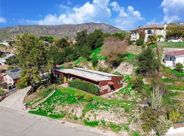 8939 Oswego Street, Sunland, CA 91040
