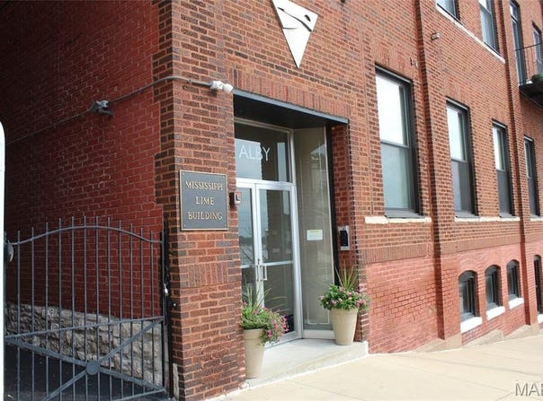 7 Alby Street, Alton, IL 62002