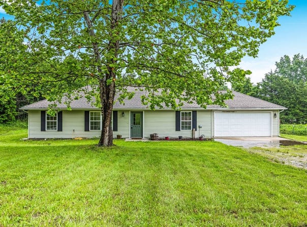 3639 S 77th Road, Dunnegan, MO 65640