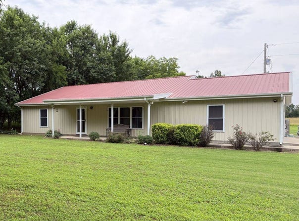 11033 Wallace Rd, Oswego, KS 67356