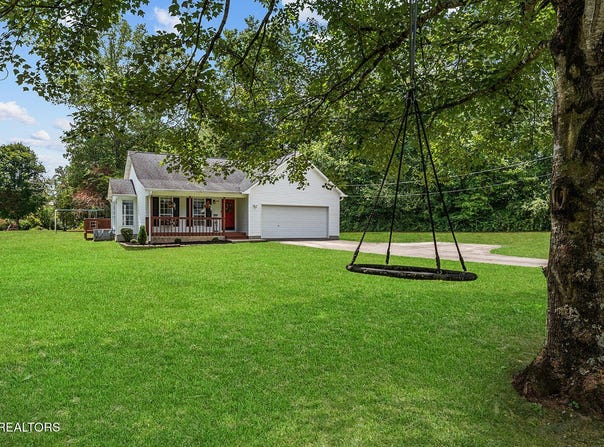 410 Joel Rd, Oliver Springs, TN 37840