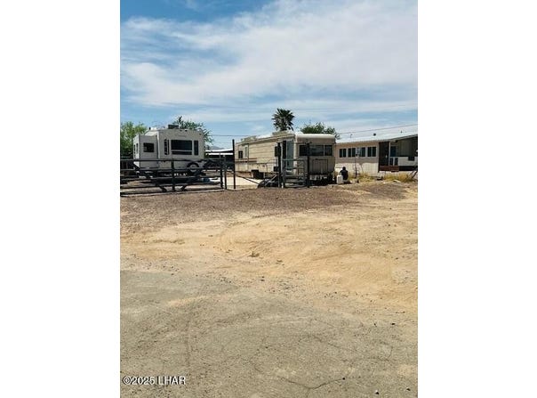 70721 Grape Ave, Wenden, AZ 85357