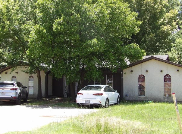 120-122 QUEENS CT, Longview, TX 75604