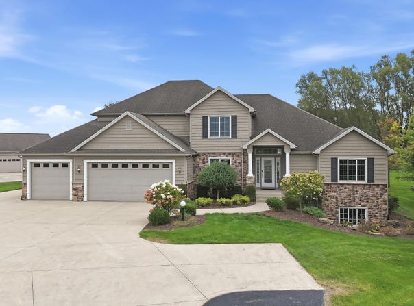 5714 Hollopeter Road, Leo, IN 46765