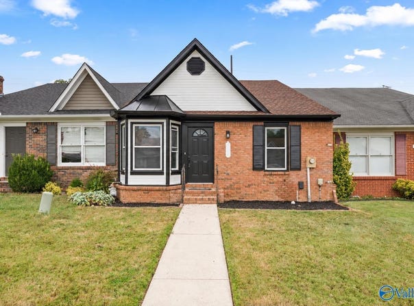 424 Autumnwood Drive SW, Decatur, AL 35601