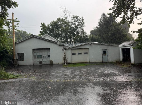 2000 RIDGE ROAD, POTTSTOWN, PA 19465