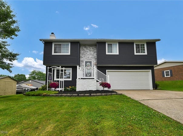 5665 Valerius Street SW, Navarre, OH 44662