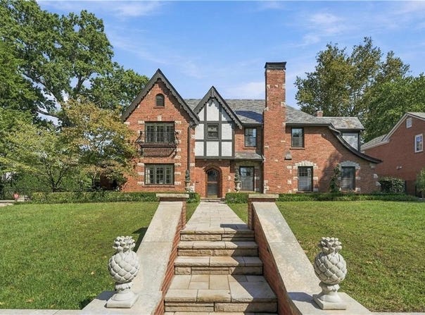 1010 W 65th Street, Kansas City, MO 64113
