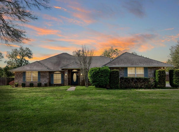9137 Iron Gate Boulevard, Milton, FL 32570
