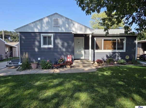 35 Edison Avenue, York, NE 68467
