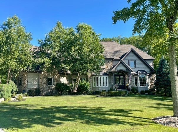 11830 Starbush Court, Chagrin Falls, OH 44023