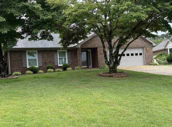 217 Westmeade Ct, Florence, AL 35630
