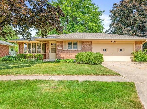 409 LYNNE, BELVIDERE, IL 61008