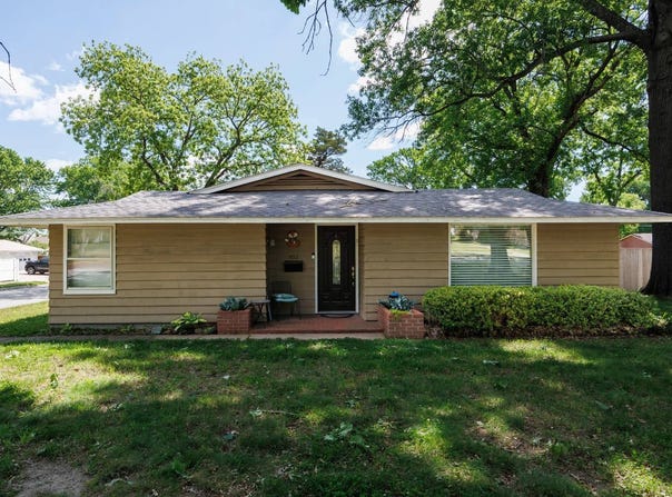 902 S Central Ave, Chanute, KS 66720