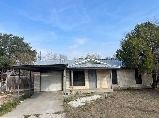 803 Continental Drive, Three Rivers, TX 78071