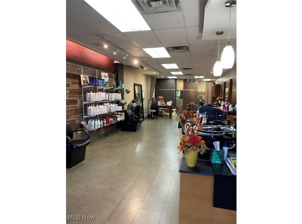 13808 Detroit Ave, Lakewood, OH 44107