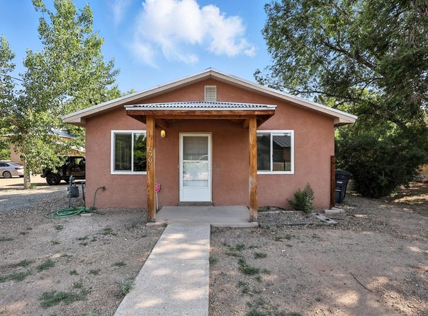 2909 CAMILO Lane NW, Albuquerque, NM 87104