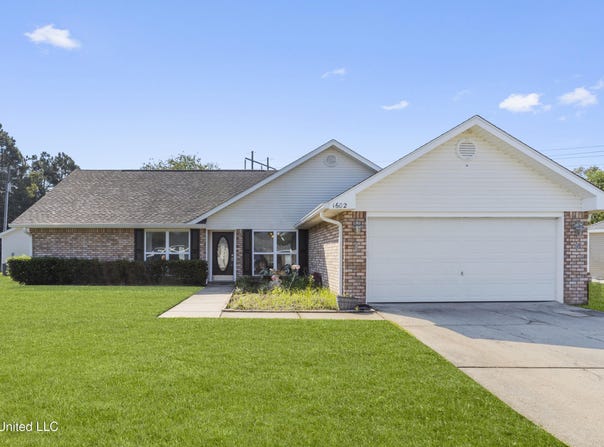 1602 Heather Court, Ocean Springs, MS 39564