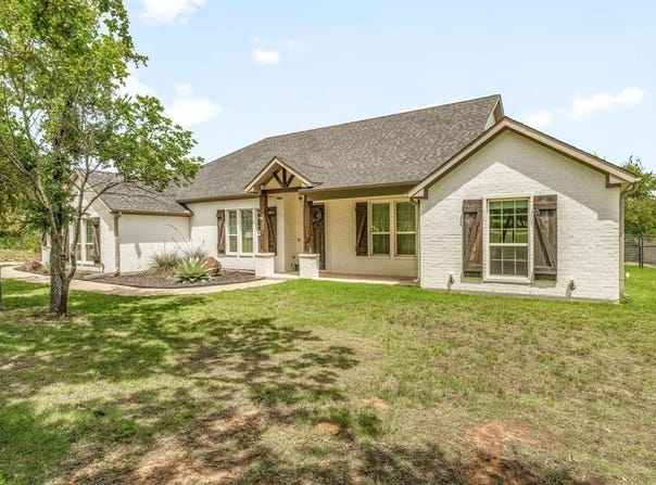 198 El Dorado Trail, Millsap, TX 76066