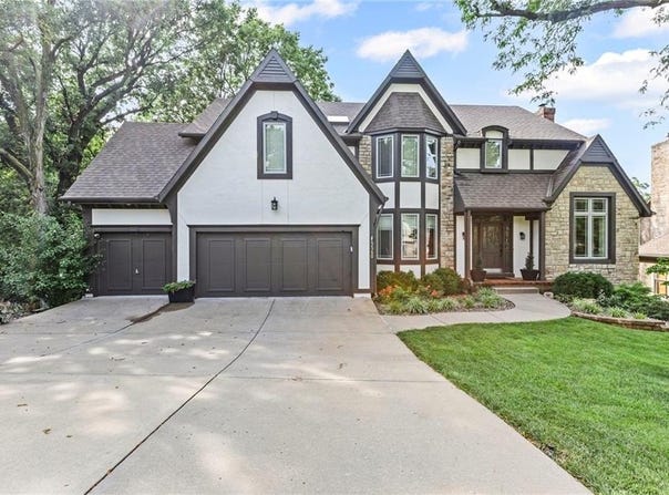 5540 Oakview Street, Shawnee, KS 66216