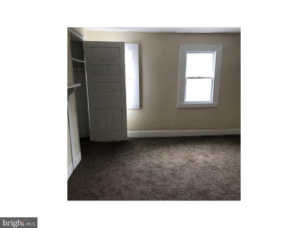 212 YORK STREET, BURLINGTON, NJ 08016