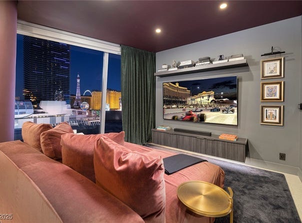 3726 Las Vegas Boulevard, Las Vegas, NV 89158