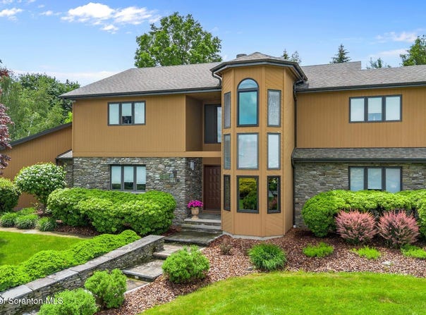 118 Estate Drive, Waverly Twp, PA 18411