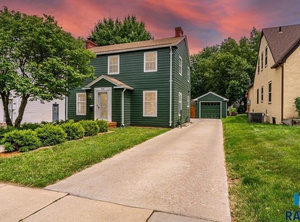 908 S 2nd Ave, Sioux Falls, SD 57104