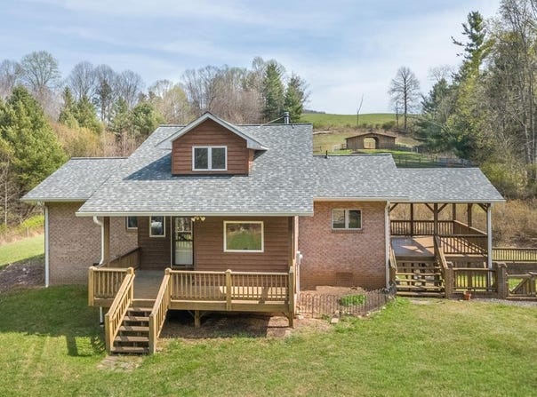 931 Maple Shade Rd, Laurel Fork, VA 24352