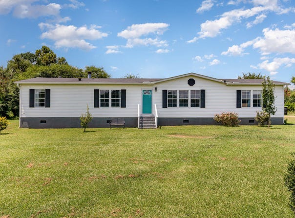 25 Duke Lane, Newton Grove, NC 28366