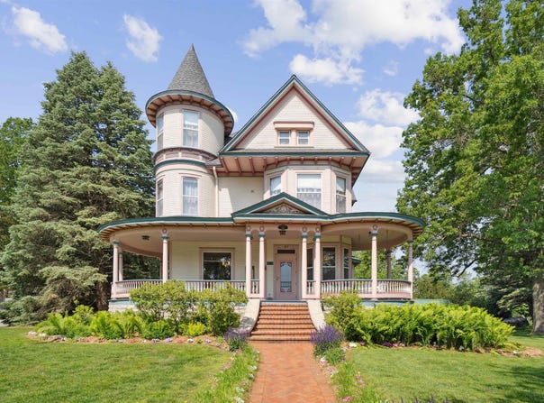 309 Upper Broadway Street, Decorah, IA 52101