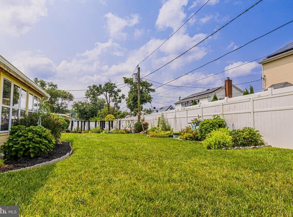 132 EDGE LANE, WILLINGBORO, NJ 08046