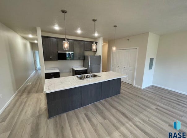 9308 W 32nd St, Sioux Falls, SD 57106