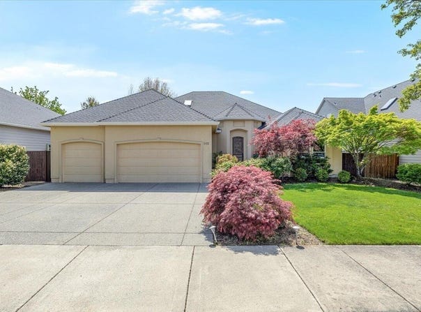 162 Bellerive Drive, Eagle Point, OR 97524